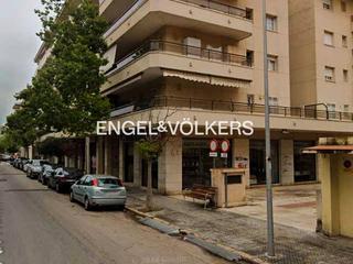 Lloguer Local Comercial a Sant Joan. Alquiler de gran local en vilanova i la geltrú