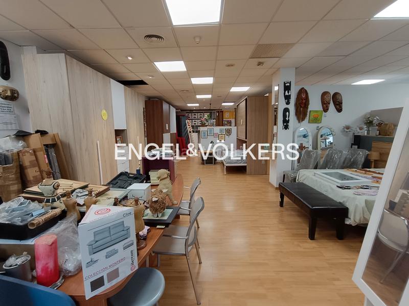 Foto ed55d469-3a22-4eea-8183-dbe3779b7881. Alquiler local comercial alquiler de gran local en Vilanova i la Geltrú