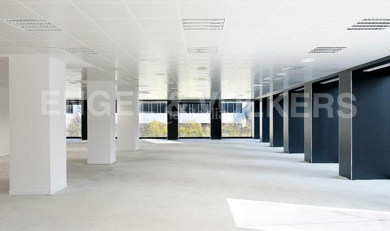 Foto d2e0a0be-384a-4c11-becc-e20cc40d5c67. Alquiler oficina alquiler de oficina en av, diagonal, edificio prisma en Barcelona