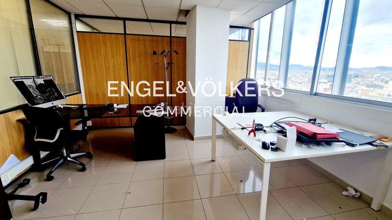 Foto 543bd9c2-8c89-423e-a026-a93553901e1c. Oficina s en venta con vistas increíbles en Barcelona