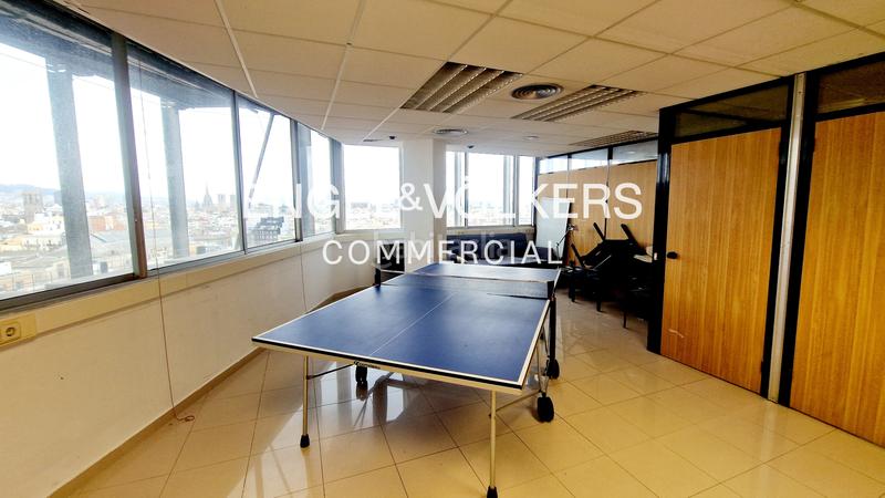 Foto 8788d25a-d064-49a0-88ce-2eb60625e0a7. Oficina s en venta con vistas increíbles en Barcelona