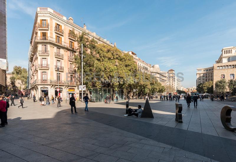 Foto b17f644a-8f8c-4046-8d8b-452a40e55c9f. Oficina s en venta con vistas increíbles en Barcelona