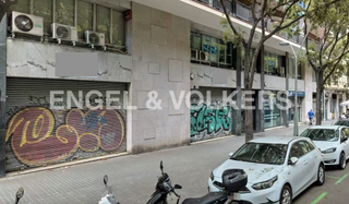 Local Comercial a Sant Antoni. Local con gran fachada en tamarit con viladomat