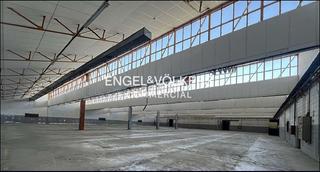 Lloguer Nau industrial a Sentmenat. Nave tipo c con 4 muelles de carga y descarga