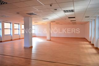 Location Bureau à La Nova Esquerra de l´Eixample. Oficina moderna al lado de la estacio de sants