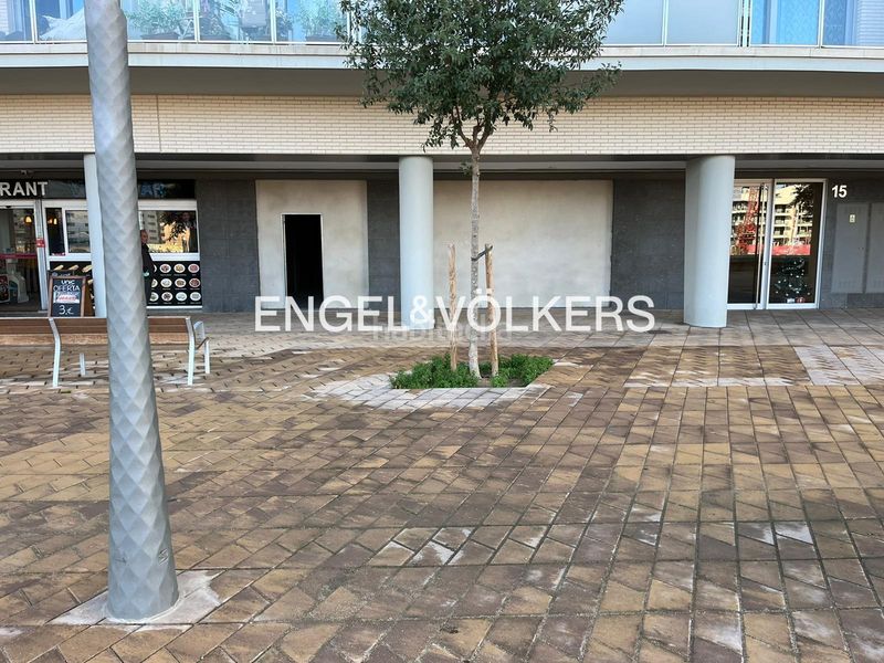 Foto 95eec27b-9a49-4a31-8910-60fa4d832b08. Lloguer local comercial a Centre Badalona