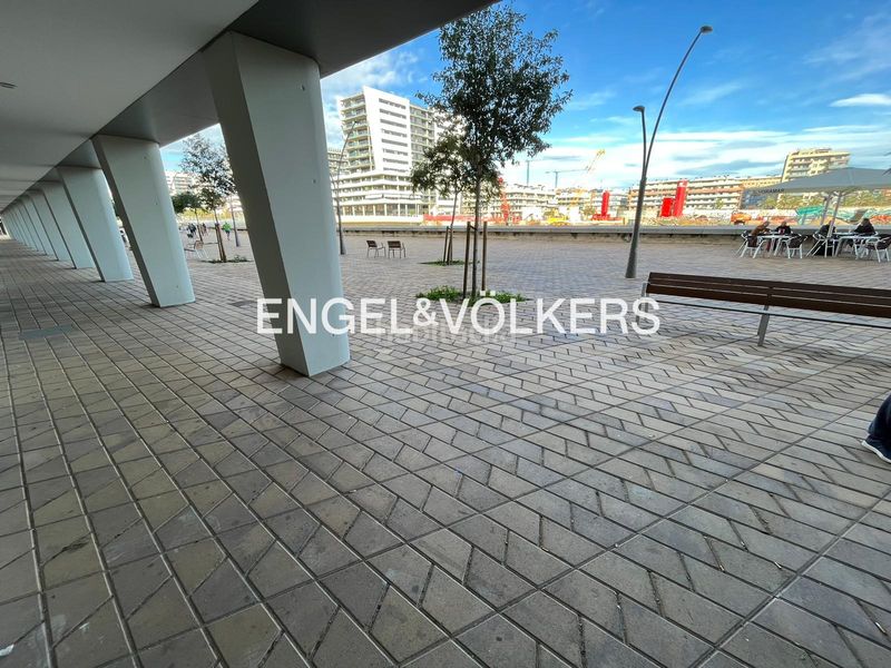 Foto d5a71492-a899-4c4a-90f9-d81c15ab5893. Lloguer local comercial a Centre Badalona