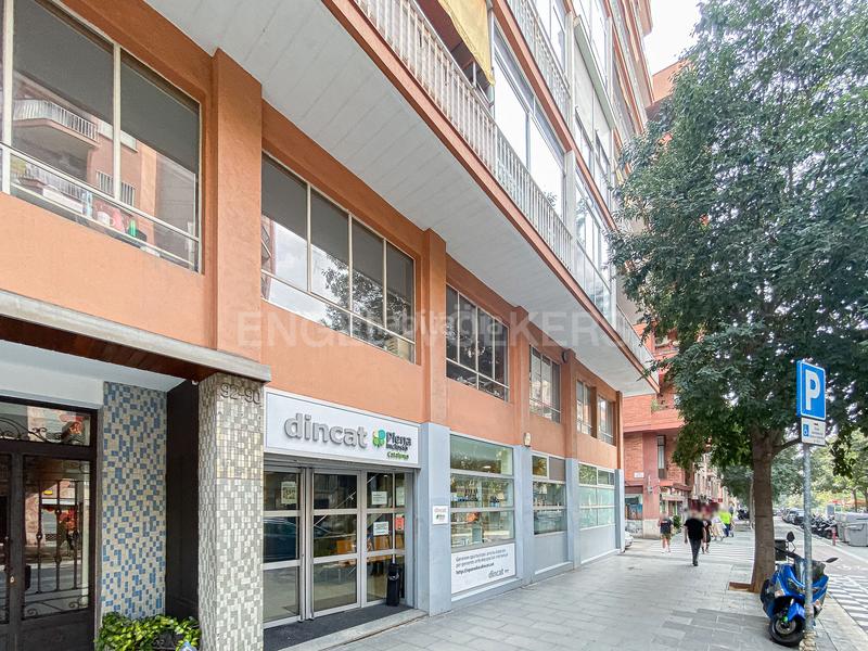 Foto 092ab2f8-0b0b-4ac8-87da-e5ada64f1c40. Affitto ufficio in Sants Barcelona