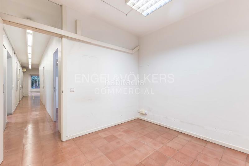 Foto 4efd989d-3d0c-4c88-947a-12c5fe9eed6a. Alquiler oficina gran oficina en alquiler en Sants en Barcelona