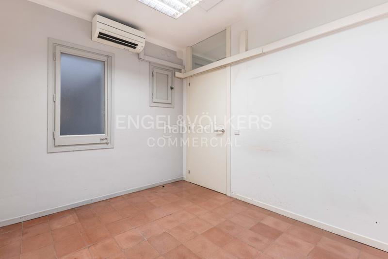 Foto 7bbbd621-9e65-4933-a8d2-1fa14028168d. Alquiler oficina gran oficina en alquiler en Sants en Barcelona