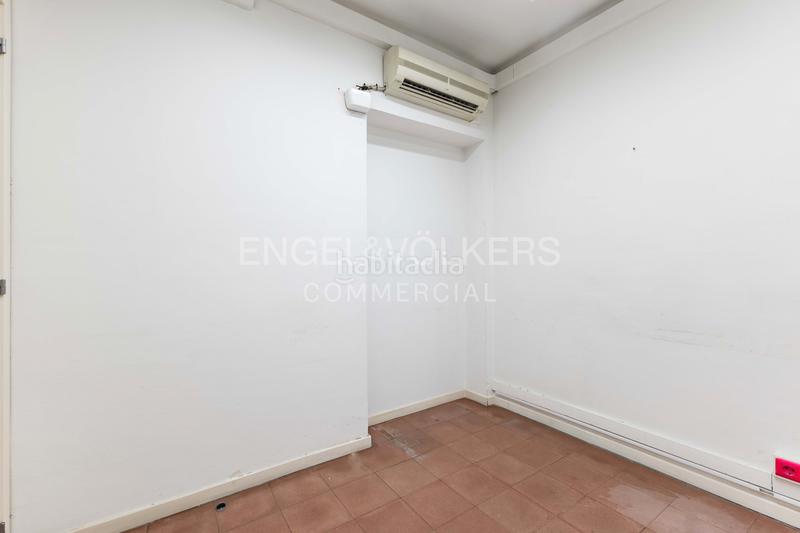 Foto efea950b-3790-40d3-b7c5-b947c7b001a6. Lloguer oficina a Sants Barcelona