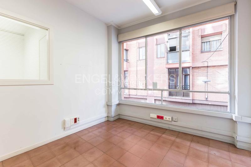 Foto 0dc640c1-e554-437c-bf89-c2f30e033077. Location bureau dans Sants Barcelona