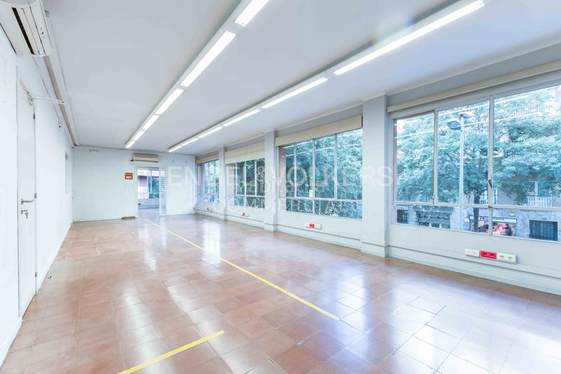 Foto b08ca3f9-10b2-49ca-96aa-9b47bc7580fd. Miete büro in Sants Barcelona