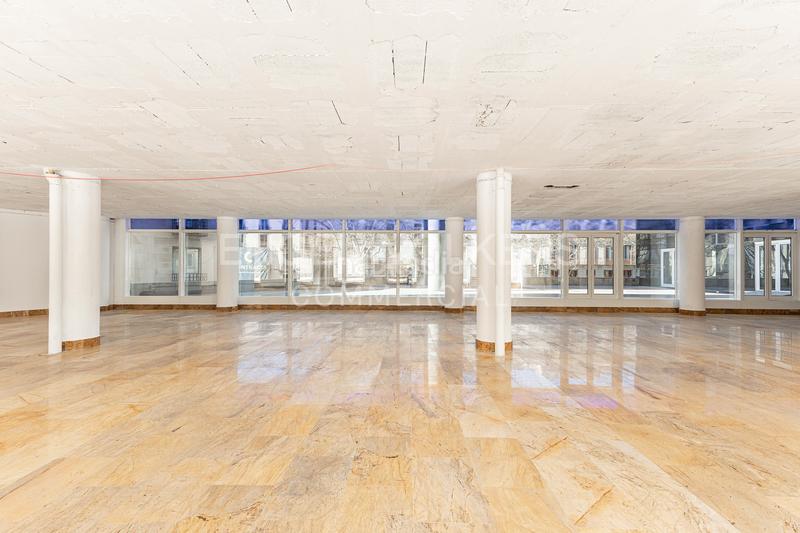 Foto 6d01b715-1661-4e6b-a2df-e6d7ce39ecae. Alquiler oficina increíble oficina sobre la rambla en Barcelona