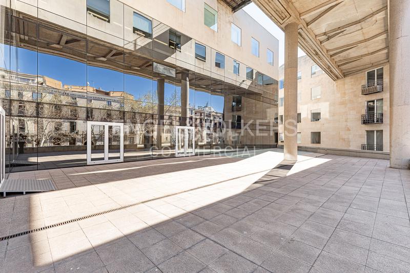 Foto cc86fcb7-1daf-4c7e-9e63-d89ce7ac4a03. Miete büro in Gòtic Barcelona