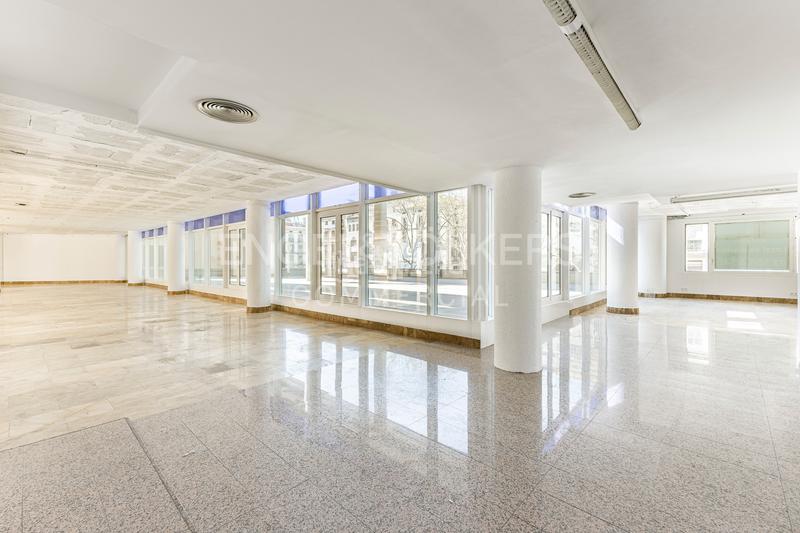 Foto 6d8272fe-c545-4fe1-8a45-32f3bcc9acb3. Rent office space in Gòtic Barcelona