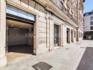 Lloguer Local Comercial a Centre. Local en alquiler en el centro de lhospitalet de llobregat