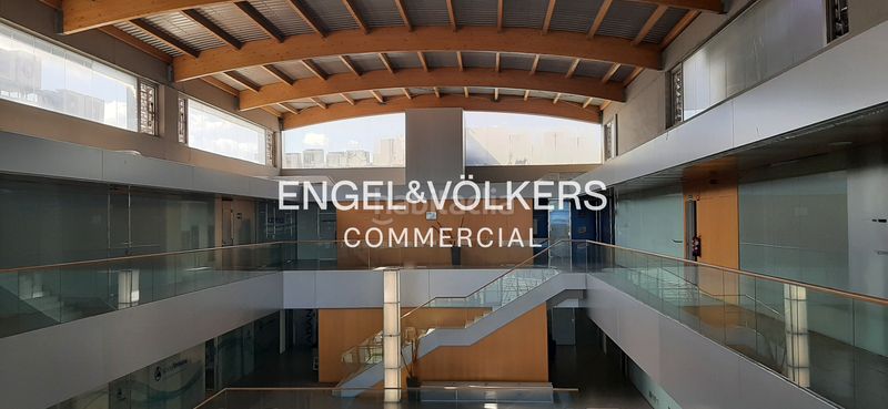 Foto 68382ff6-3690-44fd-92a4-de4512362fa4. Oficina  a la venta en edificio corpotativo. en Sant Cugat del Vallès