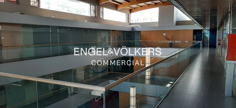 Foto 690f04f6-ab46-46bb-9765-21145883087a. Oficina  a la venta en edificio corpotativo. en Sant Cugat del Vallès