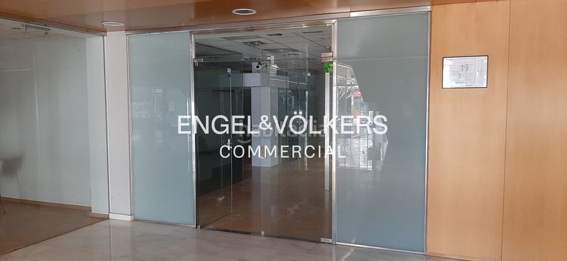 Foto 76555d45-230d-46c5-a343-0e5a25d3a089. Oficina  a la venta en edificio corpotativo. en Sant Cugat del Vallès
