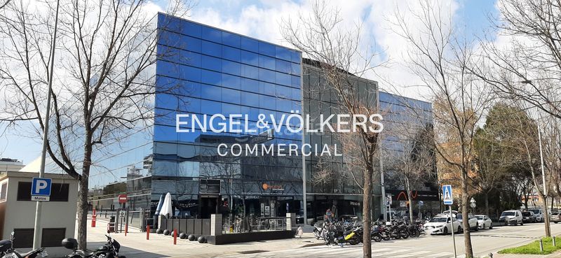 Foto b91b2579-00d1-4dfe-85ac-aa121a430d36. Oficina  a la venta en edificio corpotativo. en Sant Cugat del Vallès