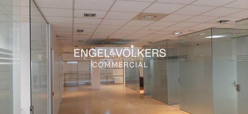 Foto feb30e2a-3ddc-49ed-a622-8d652b5818d0. Oficina  a la venta en edificio corpotativo. en Sant Cugat del Vallès