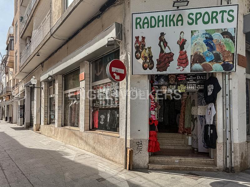 Foto 45ccd97d-a2ed-4145-9eaf-1debfdcf15b1. Local commercial dans Calella