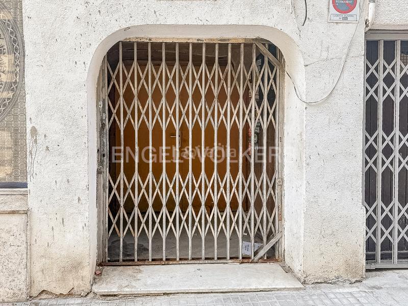 Foto 7bd68d19-097d-41fc-a043-adcaf469d7ed. Local commercial dans Calella