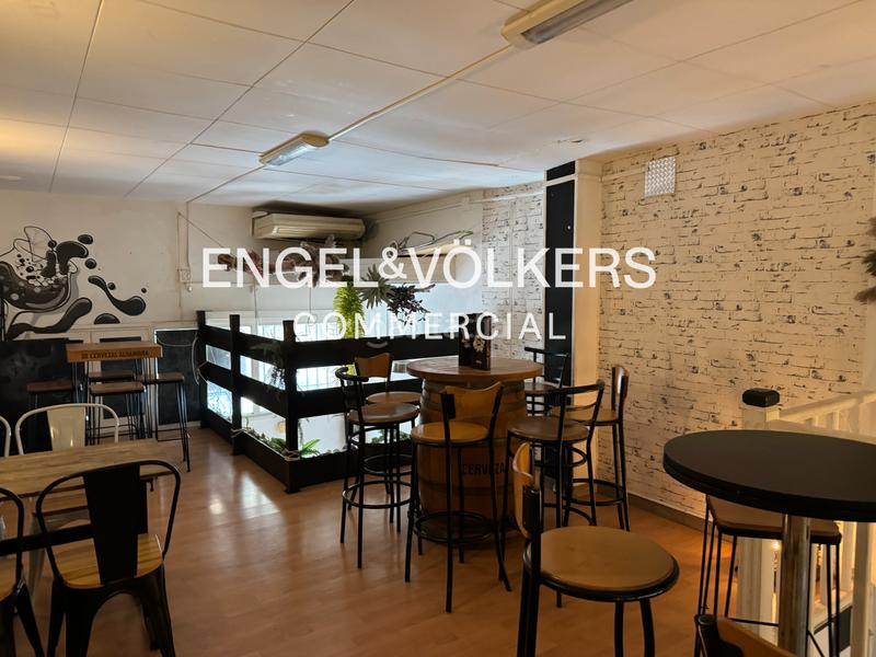 Foto 6230968b-3009-41fb-9241-922f8ead366f. Alquiler local comercial traspaso de bar en Sant Antoni en Barcelona