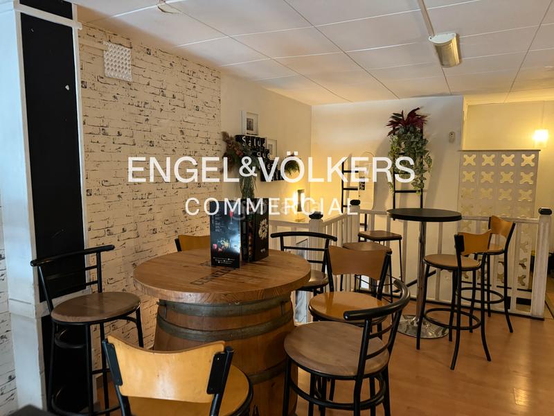 Foto a68380f8-3547-4fc9-bc87-c4aa4d2771a0. Alquiler local comercial traspaso de bar en Sant Antoni en Barcelona