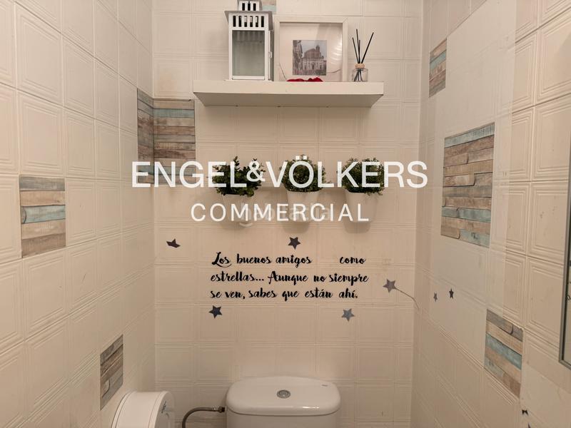 Foto a1e1e909-af93-4330-b52c-f476b06dea59. Location local commercial dans Sant Antoni Barcelona