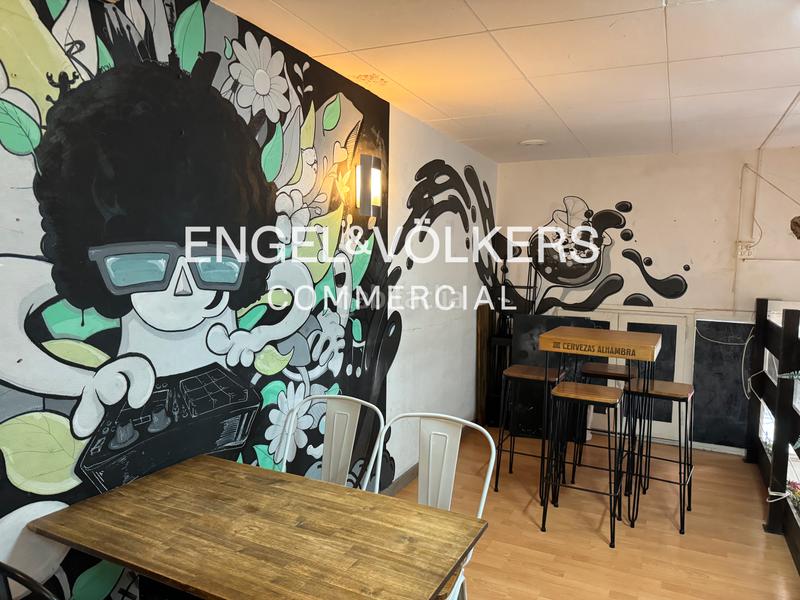 Foto a618456f-f7cc-45d6-80aa-b689e0d437f3. Location local commercial dans Sant Antoni Barcelona