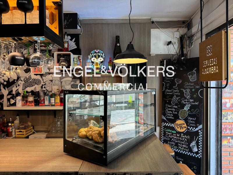 Foto ef0cbb5f-3328-4175-84a4-77ca4e2de6cb. Rent business premise in Sant Antoni Barcelona