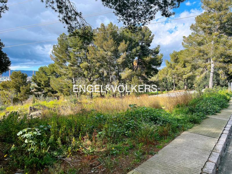 Foto b6473cd8-f336-41ea-844c-6eac0ebd232c. Residential plot in Mas romeu Calafell