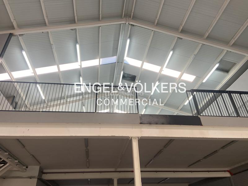 Foto 34638026-4b88-41bc-b487-d383dacb65d5. Rent industrial building in Centre Hospitalet de Llobregat (L´)