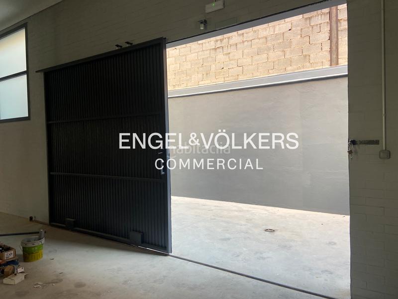 Foto 40d92dfb-0880-4eba-a994-bc2379b00987. Rent industrial building in Centre Hospitalet de Llobregat (L´)