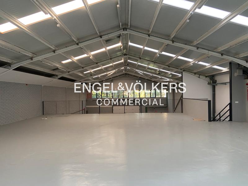 Foto 6f9dc54b-1616-4ebf-a4bf-e468480f984d. Rent industrial building in Centre Hospitalet de Llobregat (L´)