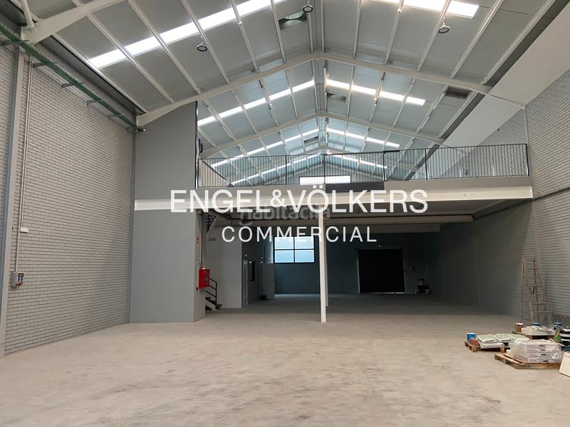Foto 77835e33-93b5-4eea-8377-19ba2d26c4b3. Rent industrial building in Centre Hospitalet de Llobregat (L´)