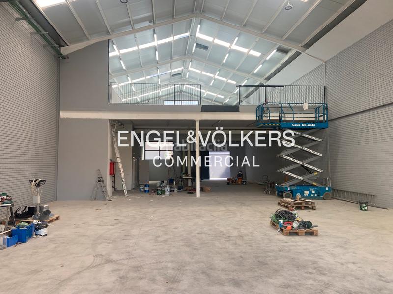 Foto 9f278dea-75a8-4432-a4cf-dc5eeb1ea17e. Rent industrial building in Centre Hospitalet de Llobregat (L´)