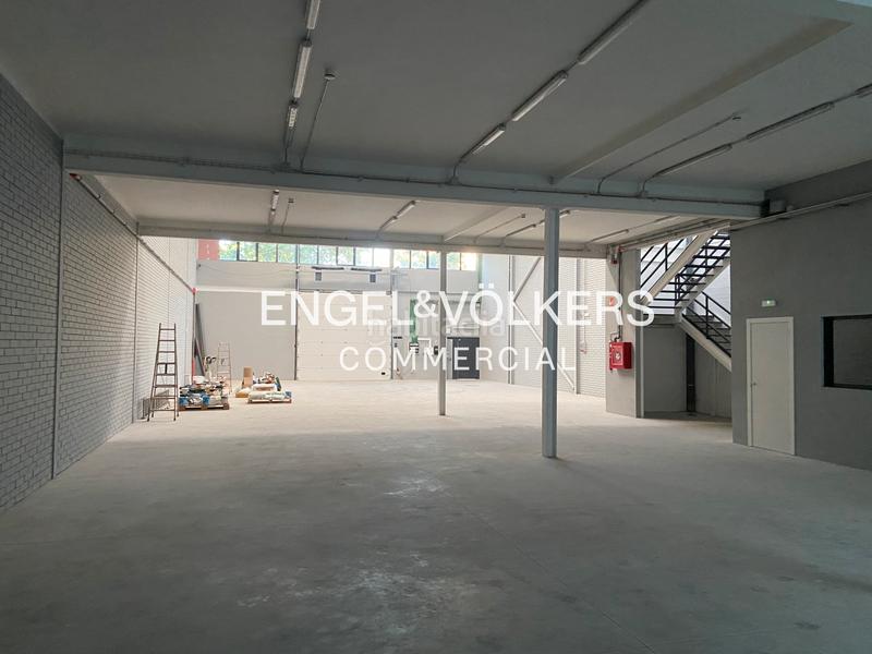 Foto bfbebf7e-f025-46bb-95ad-406c8ded420b. Rent industrial building in Centre Hospitalet de Llobregat (L´)