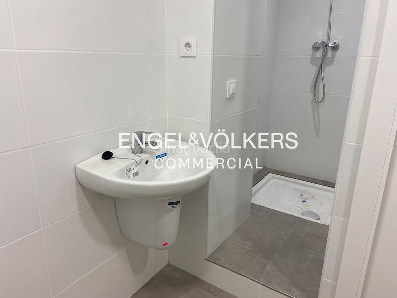 Foto f9223a8b-4e55-47db-a788-8e52f3dfffab. Rent industrial building in Centre Hospitalet de Llobregat (L´)