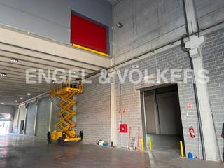 Lloguer Nau industrial a Centre. Nave en alquiler
