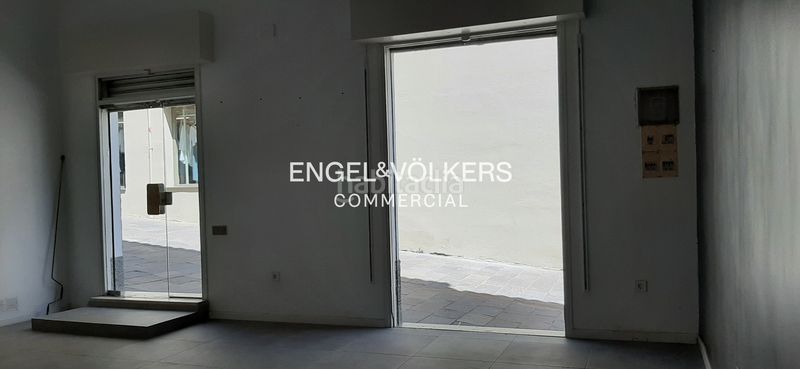 Foto 9105baf4-753e-411b-a1c0-2d87c9897a14. Local comercial  en venta junto a la calle santiago rusiñol en Sant Cugat del Vallès