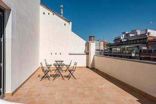 Location Bureau à Barri de les Corts. Oficina en alquiler con terraza comunitaria