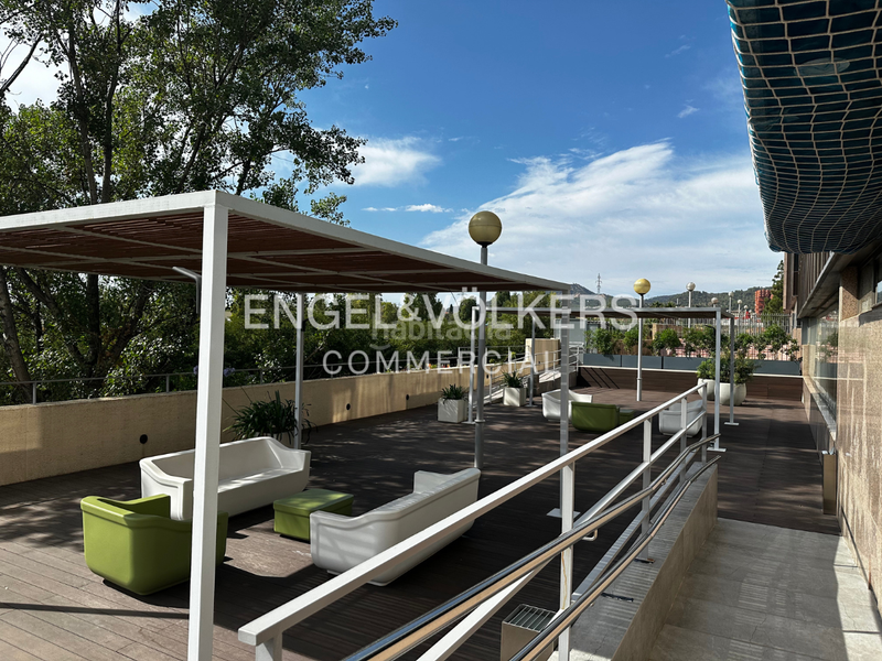 Foto 6e86422e-5d35-440d-8372-fb26b97318e5. Rent office space with parking in Sant Joan-TV3 Sant Joan Despí