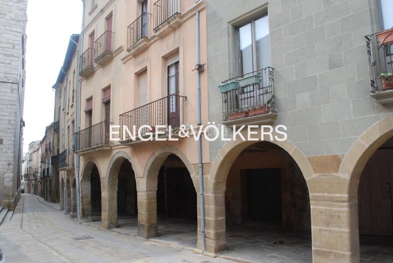 Foto 2f9d7a84-ec66-4847-8693-a0386a6302d0. Edificio oportunidad de inversión en Calaf