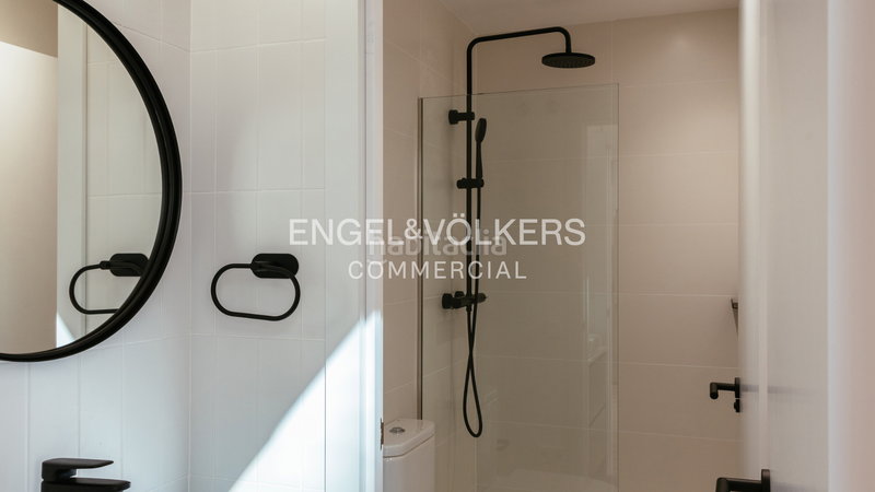 Foto f7fcd45f-2369-4d94-913a-b196e9497a70. Location bureau dans Sagrada Família Barcelona