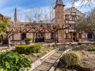 Edifici a Vallirana. Edificio masía con múltiples posibilidades y usos