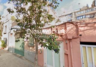 Local commercial à Sagrada Família. Local en venta en eixample