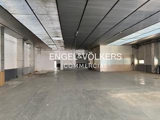 Lloguer Nau industrial a Centre. Oportunidad única en sabadell